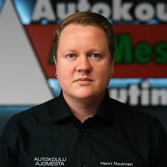 Henri Nuutinen, autokouluyrittäjä, Joensuu